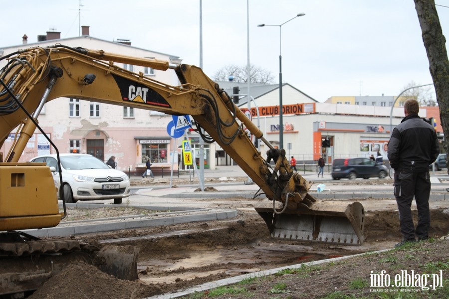 Prace na skrzyowaniu ul. 12 Lutego, Sonecznej i Trybunalskiej, fot. 10