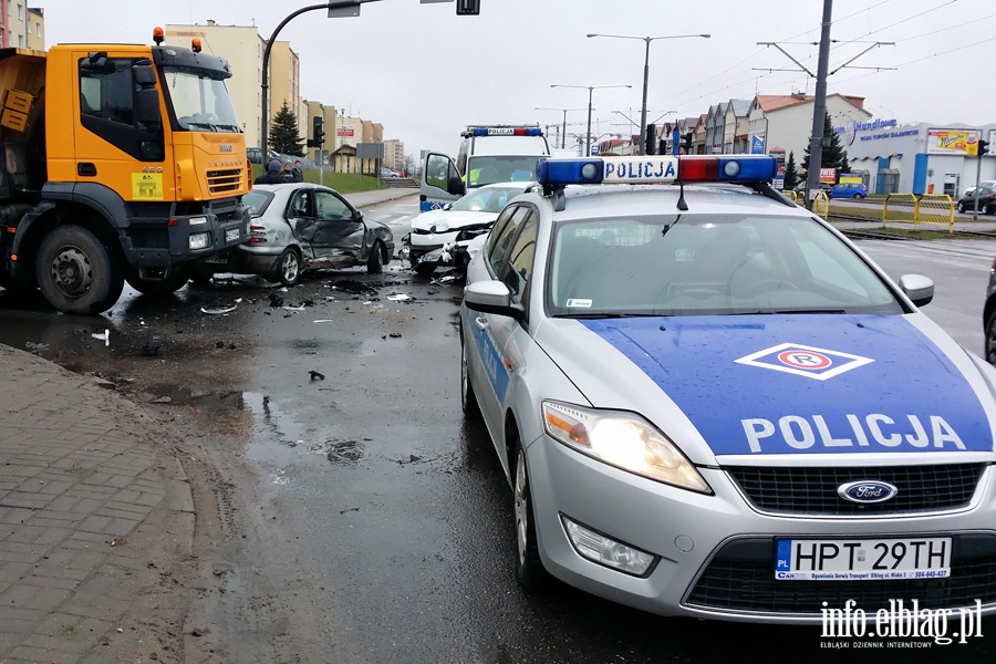 Wypadek na skrzyowaniu Pk. Dbka i Al. Pisudskiego, fot. 7