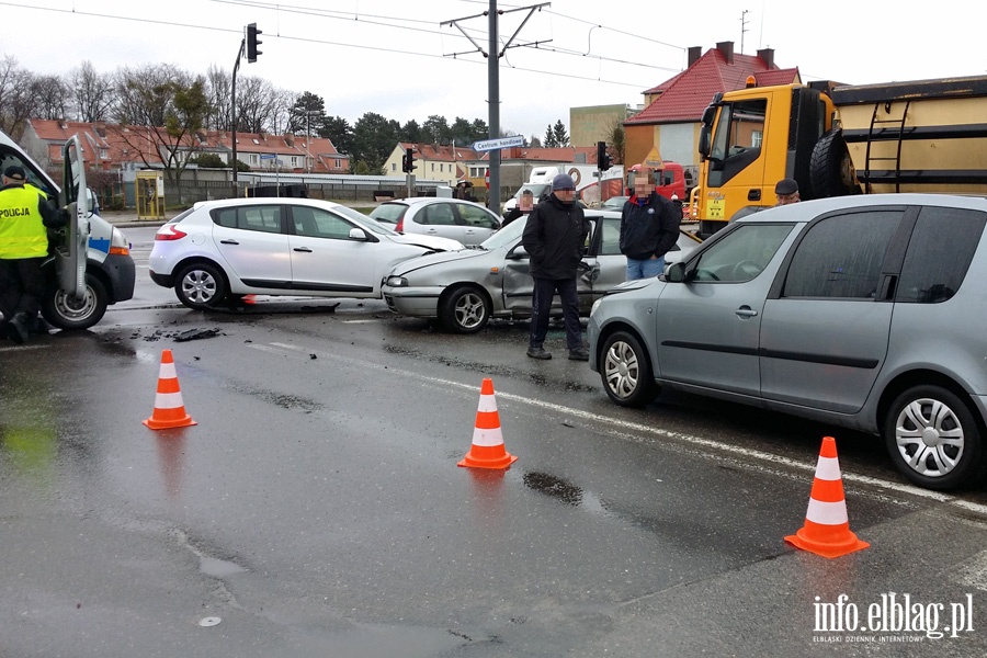 Wypadek na skrzyowaniu Pk. Dbka i Al. Pisudskiego, fot. 9