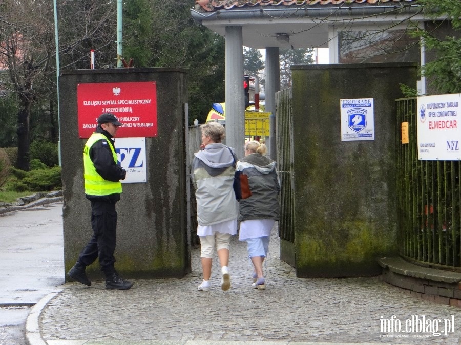 Faszywy alarm bombowy w dawnym szpitalu wojskowym, fot. 17