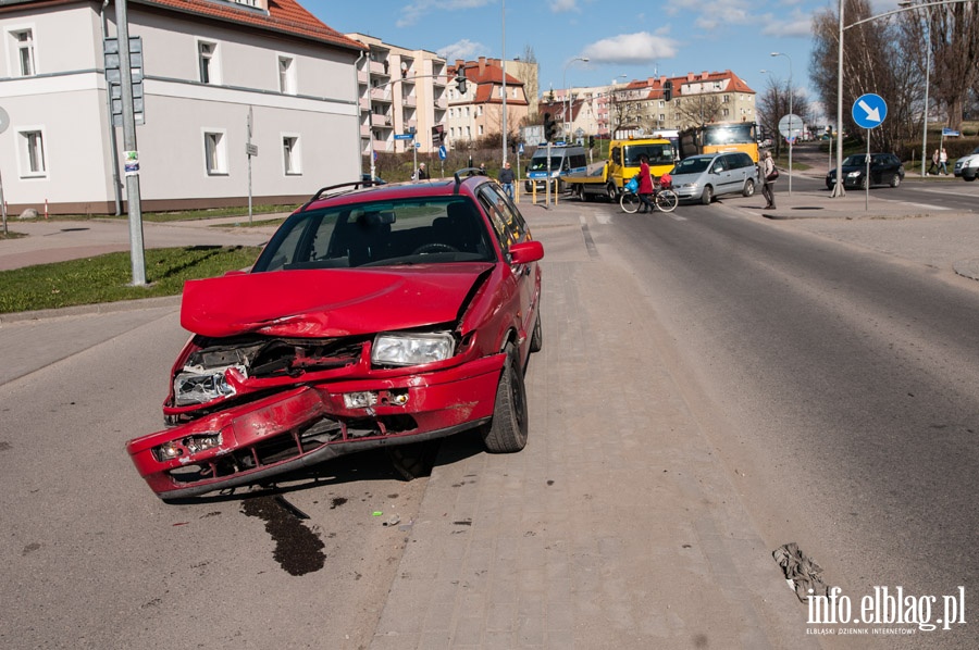 Kolizja dwch samochodw na rogu Brzeskiej i Robotniczej, fot. 1