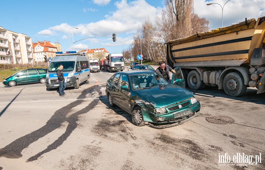 Kolizja dwch samochodw na rogu Brzeskiej i Robotniczej, fot. 3