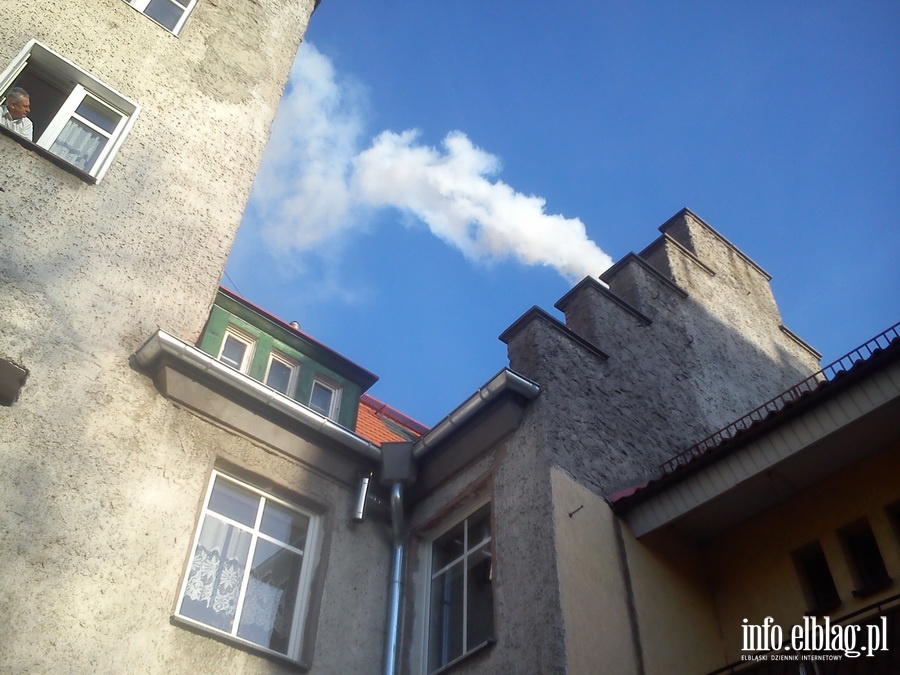 Pożar sadzy w budynku przy ul. Fałata 29, fot. 5