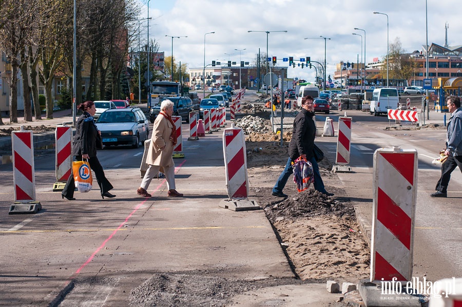 Remont ul. Nowowiejskiej - kwiecien 2014, fot. 10