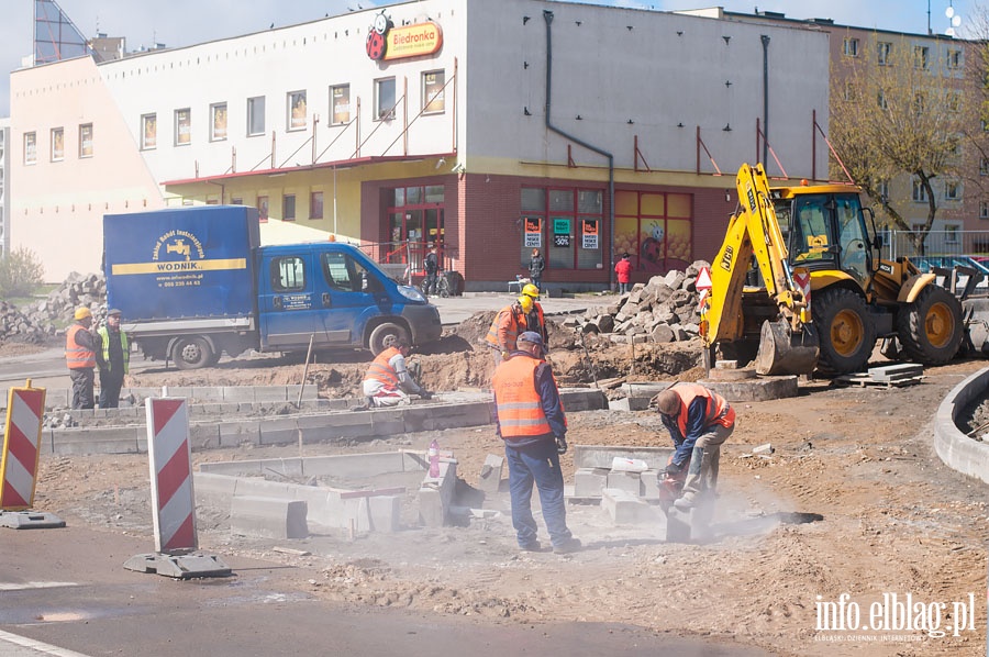 Remont ul. Nowowiejskiej - kwiecien 2014, fot. 11