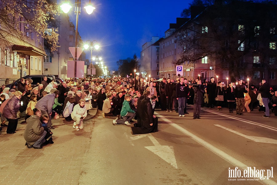 Miejska Droga Krzyowa - kwiecie 2014r., fot. 38