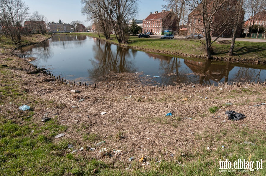 Dzikie wysypiska mieci wok nas. Zadbaj o swoje otoczenie, fot. 3