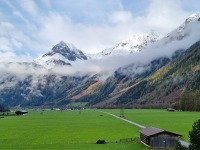 Poranek majowy w Alpach austriackich 