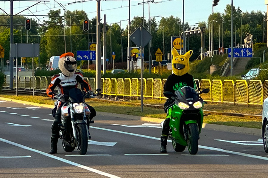 Motocyklici przebieracy