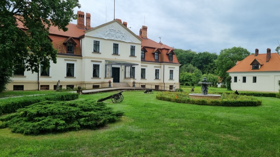 Odrestaurowany pałac w Kadynach