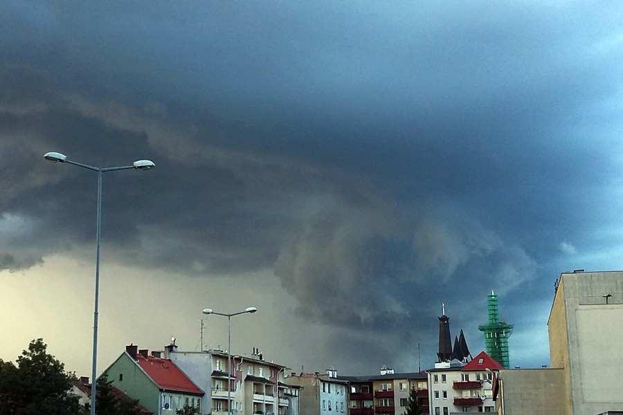 Burzowe chmury nad Elblągiem