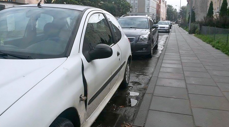 Komu przeszkadzała ta lamka przy nadkolu