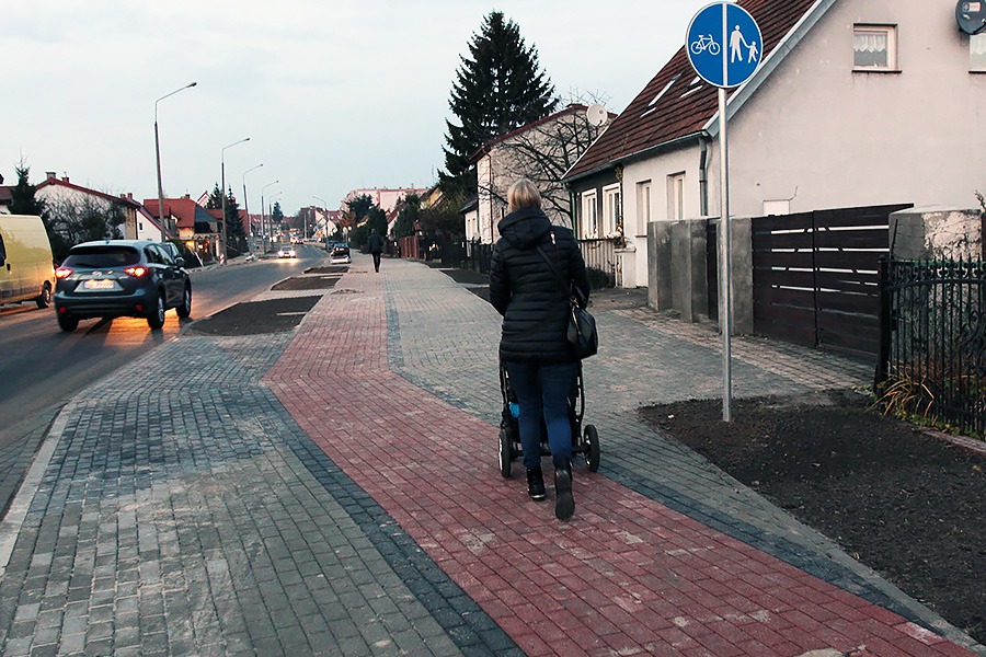 Chodnik i droga rowerowa