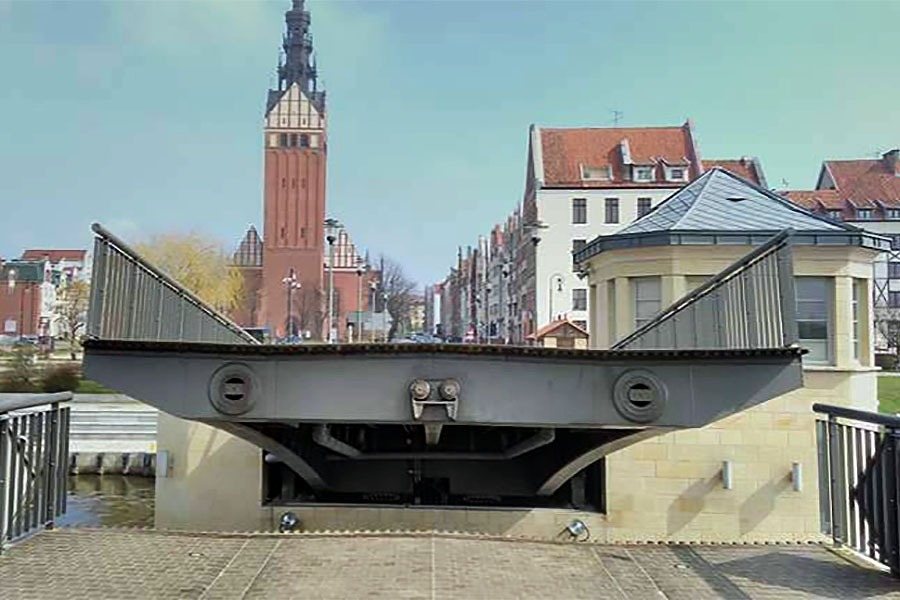Most zwodzony na rzece Elbląg